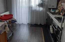 De vanzare apartament cu 3 camere, semidecomandat, 55 mp, Apahida
