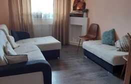 De vanzare apartament cu 3 camere, semidecomandat, 55 mp, Apahida