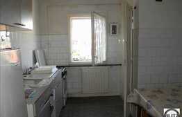 3 camere de vanzare in zona buna din Gheorgheni!