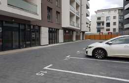 Spatiu comercial, 94 mp, vitrina generoasa, 2 accese