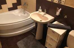 3 camere, modern/lux, 66 mp., boxa si parcare, zona Florilor