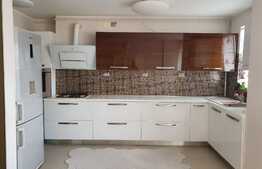 Penthouse 129 mp utili, 4 camere, terasa