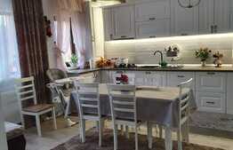 Apartament cu 3 camere, 68 mp, decomandat, zona Stejarului