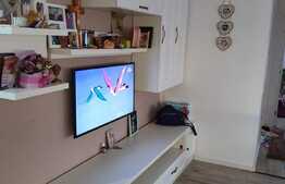 Apartament cu 3 camere, 68 mp, decomandat, zona Stejarului