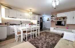 Apartament cu 3 camere, 68 mp, decomandat, zona Stejarului