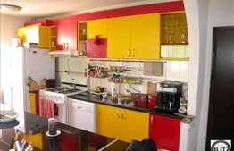 Vanzare apartament cu 4 camere, decomandat, zona Spitalul de Recuperare.