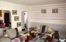 Vanzare apartament cu 4 camere, decomandat, zona Spitalul de Recuperare.