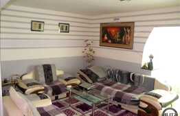 Vanzare apartament cu 4 camere, decomandat, zona Spitalul de Recuperare.