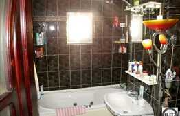 Vanzare apartament cu 4 camere, decomandat, zona Spitalul de Recuperare.