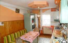 Apartament 4 camere decomandat in zona Intre Lacuri