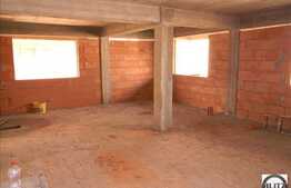 Apartament semifinisat in Andrei Muresanu! Priveliste deosebita!