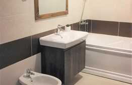 3 camere, la cheie, 77 mp., zona Vivo