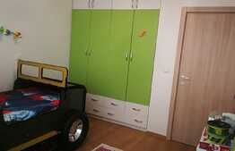 3 camere, la cheie, 77 mp., zona Vivo