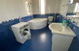 Apartament cu 2 camere, decomandat, 54 mp, 2 parcari, zona strazii Campului