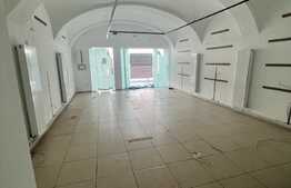 Spatiu comercial zona Sora , vad pietonal excelent 