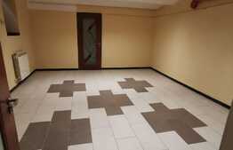 Birou Ultracentral, 75 mp, acces din strada, ideal pentru cabinete