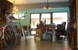 Spatiu comercial la parter, 95 mp, Vitrina la strada, vad bun