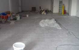 Spatiu comercial la parter, 95 mp, Vitrina la strada, vad bun