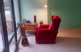 Spatiu comercial la parter, 95 mp, Vitrina la strada, vad bun