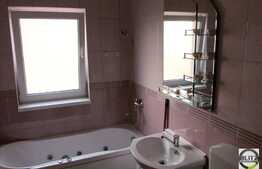 De vanzare 2 camere, 55 mp, decomandat in zona strazii Eroilor