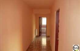 De vanzare 2 camere, 55 mp, decomandat in zona strazii Eroilor