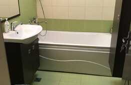 Apartament cu 3 camere, decomandat, 70 mp, parcare, zona Kaufland