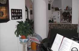 98 mp in zona Camerei de Comert