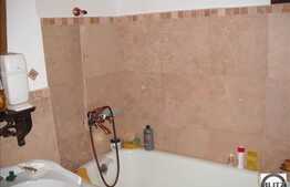 98 mp in zona Camerei de Comert