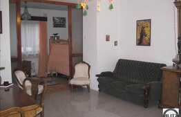 98 mp in zona Camerei de Comert