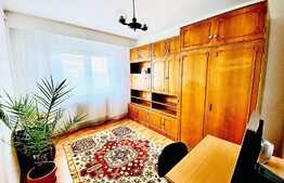 Apartament cu 3 camere, decomandat, 72 mp, loc de parcare, zona Intre Lacuri