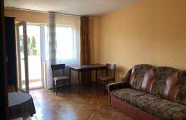 Apartament cu 3 camere, decomandate, balcon, terasa, zona Parang