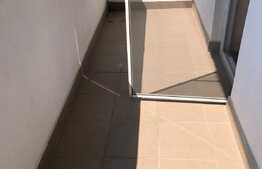 Apartament cu 3 camere, decomandate, balcon, terasa, zona Parang