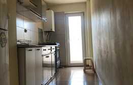 Apartament cu 3 camere, decomandate, balcon, terasa, zona Parang