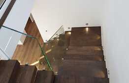 Apartament pe 2 nivele! 160 mp, parcare, ideal pentru birouri!