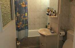 Vrei si liniste dar si aproape de centru? Apartament 2 camere decomandate, intermediar, garaj, Gruia