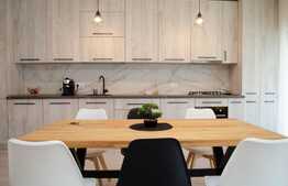 Apartament de lux, 120 mp utili, 2 terase ,3 locuri de parcare, acces gradina, CF, zona Iulius Mall !