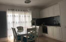 Apartament 3 camere, 60 mp, etaj intermediar, zona Primariei