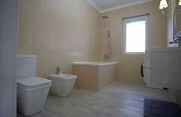 Apartament 3 camere, finisat la cheie, etaj intermediar, Priveliste superba