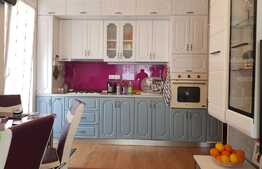 Apartament 3 camere, etaj 1, loc parcare! Zona strazii Teilor!