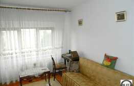Vanzare apartament cu 3 camere, decomandat, 93 mp, zona Interservisan