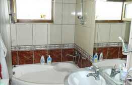 Vanzare apartament cu 3 camere, decomandat, 93 mp, zona Interservisan