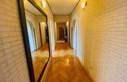 Apartament cu 4 camere, decomandat, 90 mp, zona Centrala 