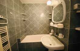 Apartament cu 4 camere, decomandat, 90 mp, zona Centrala 