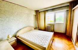 Apartament cu 4 camere, decomandat, 90 mp, zona Centrala 