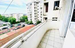 Apartament cu 4 camere, decomandat, 90 mp, zona Centrala 