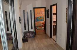 Apartament cu 2 camere decomandate, etaj intermediar, la cheie + parcare!!!