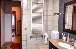 Apartament cu 3 camere, 72 mp, mobilat modern, parcare, zona strazii Sub Cetate