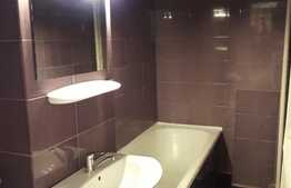 De vanzare apartament cu 2 camere, decomandat, 44 mp, zona Kaufland Marasti