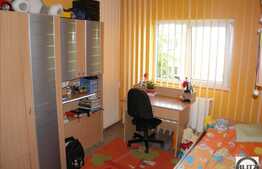 Vanzare apartament cu 4 camere, decomandat, 78 mp, zona Spitalul de Recuperare