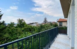 Apartament 3 camere, 80 mp,  2 bai, 2 balcoane,parcare, zona UMF